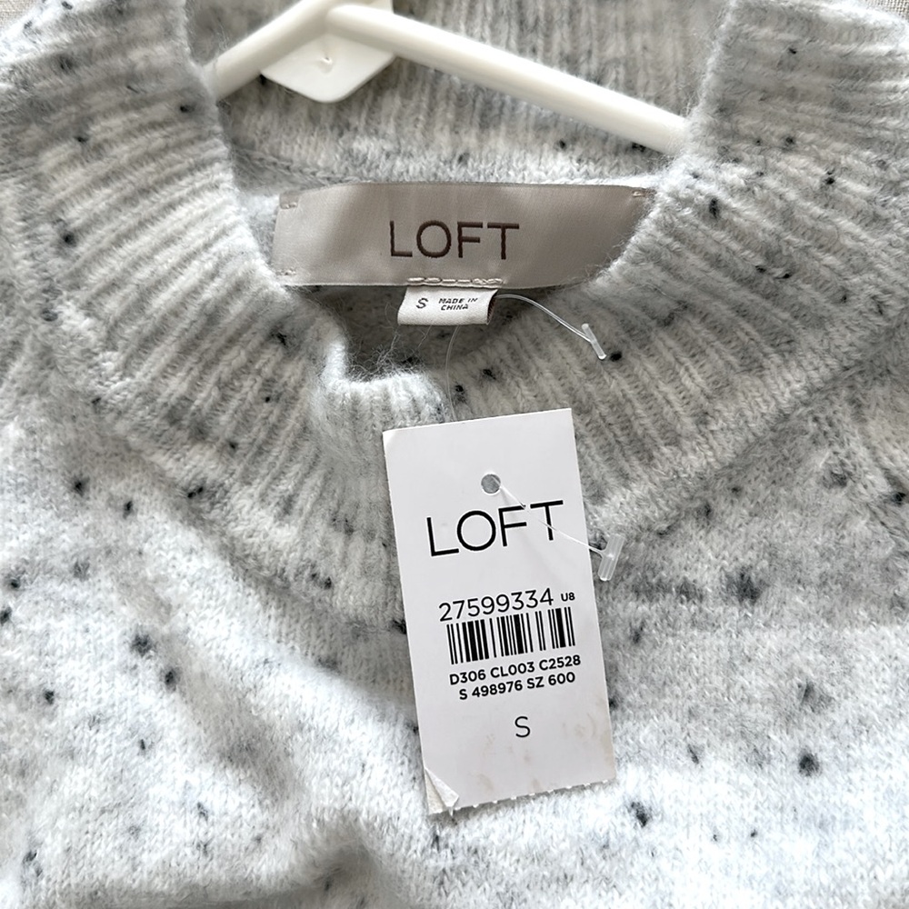 Ann Taylor Loft Speckled Gray Tulip-Hem Sweater - Picture 4 of 5